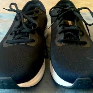 Men’s underarmour sneakers